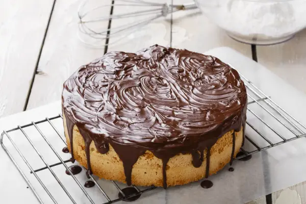 Śmietana do ganache: 30% czy 36%? Zrób idealną polewę!